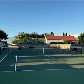 2 bedroom villa with heated pool & tennis court near Zadar, sleeps 4